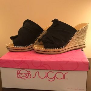 Sugar Black Canvas Knot Wedge 8 1/2 M